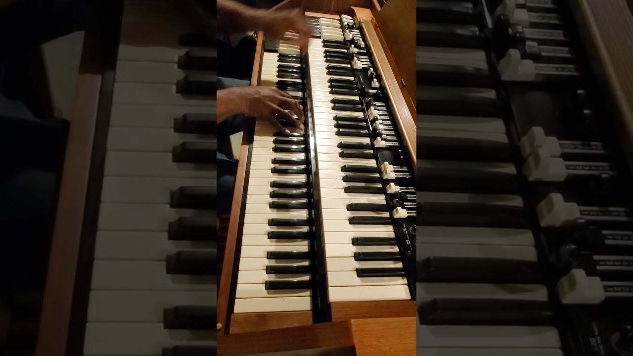 Hammond C2 With Leslie 122a For Sale.   Demo by Chris F.    20230804 210351