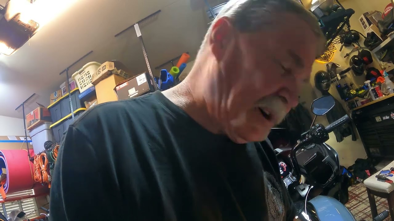 Screaming Eagle Wedge air cleaner and pro street Tuner install on my 2024 Road Glide