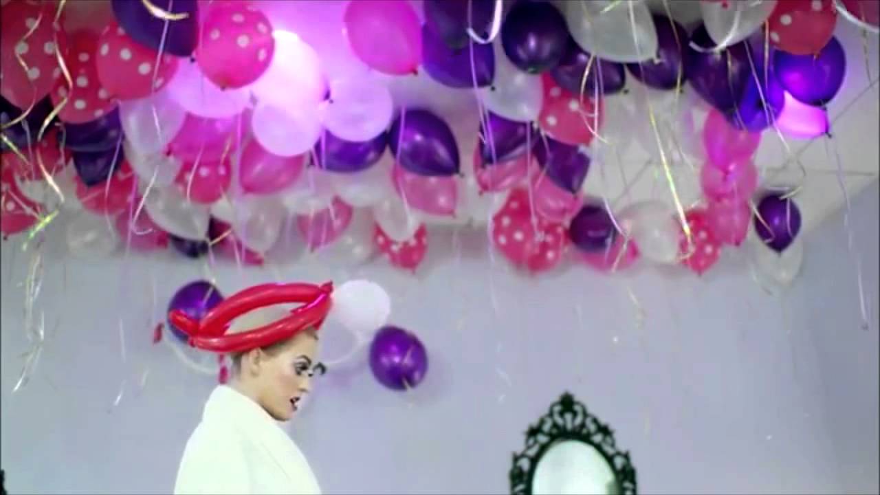Katy Perry Concert Candy FUNNY MOMENTS [HD]