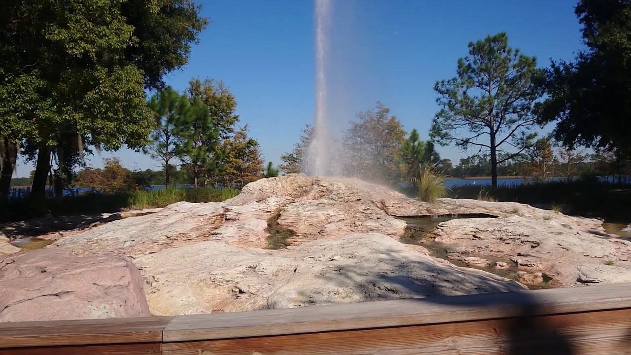 Fire Rock Geyser @ Disney&rsquo;s Wilderness Lodge - Walt Disney World