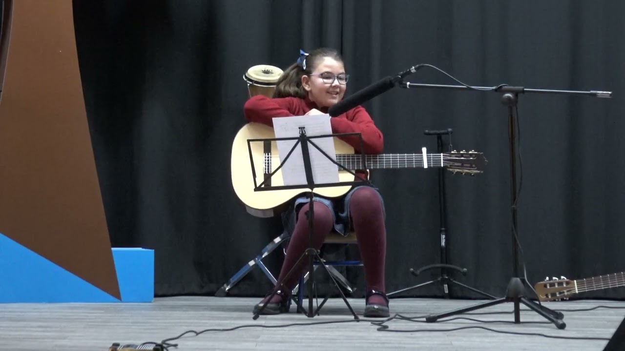 🎸 Alma | Clavelitos (voz y guitarra) | Concierto de Santa Cecilia 2025 | Primaria