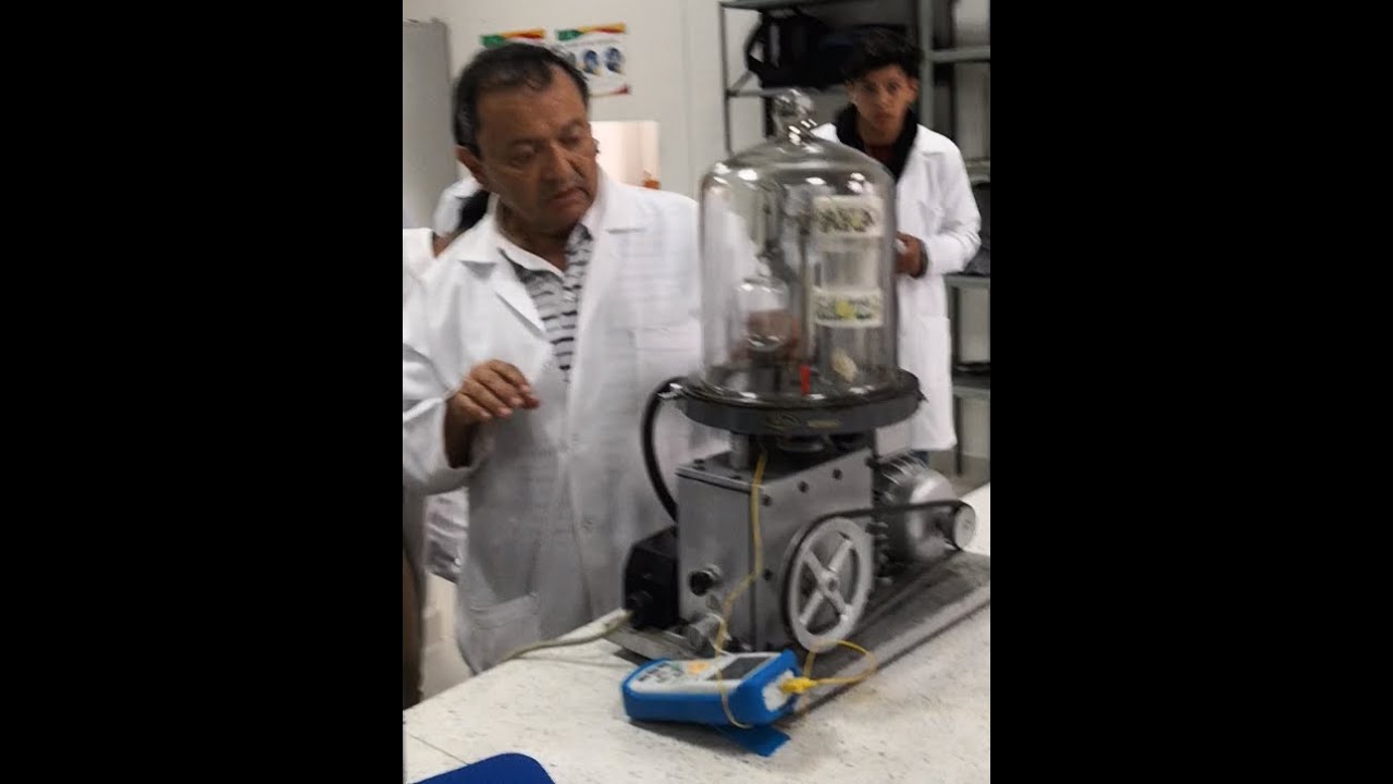 UdeNar-Demostraciones de presión. La Campana de Vacío.