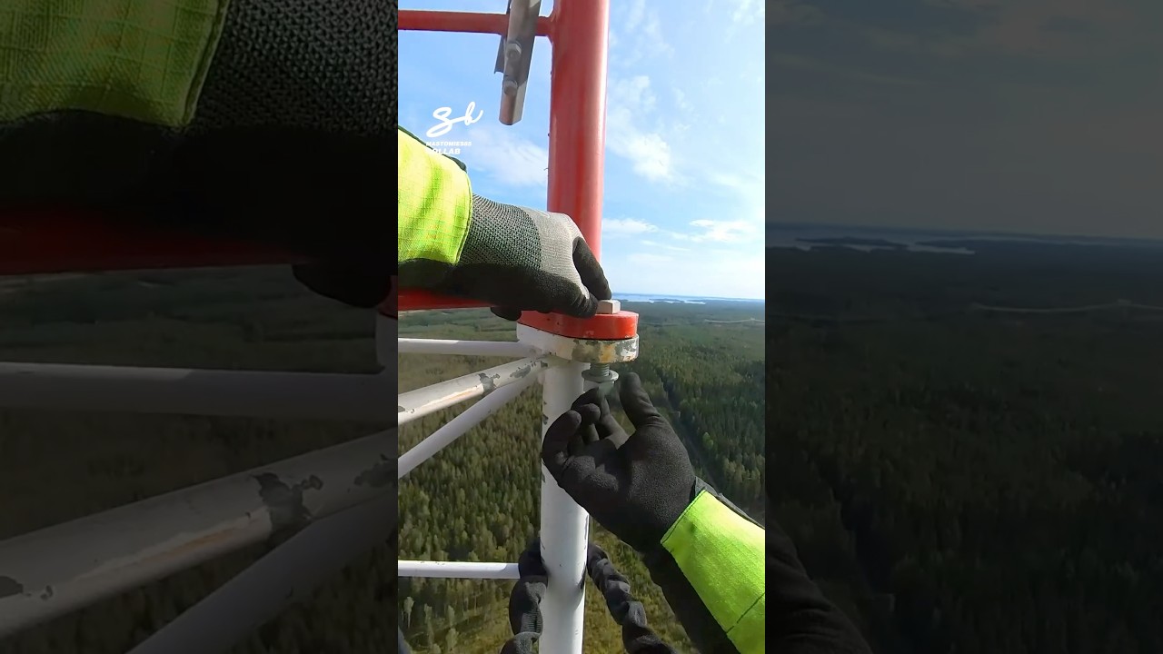 Imagine if you dropped the bolt...🫣 #towers #heights #jobs