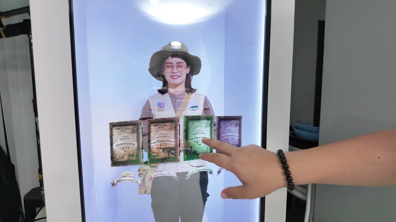 Interactive content on HOLOBOX : holographic solution by Verse-X