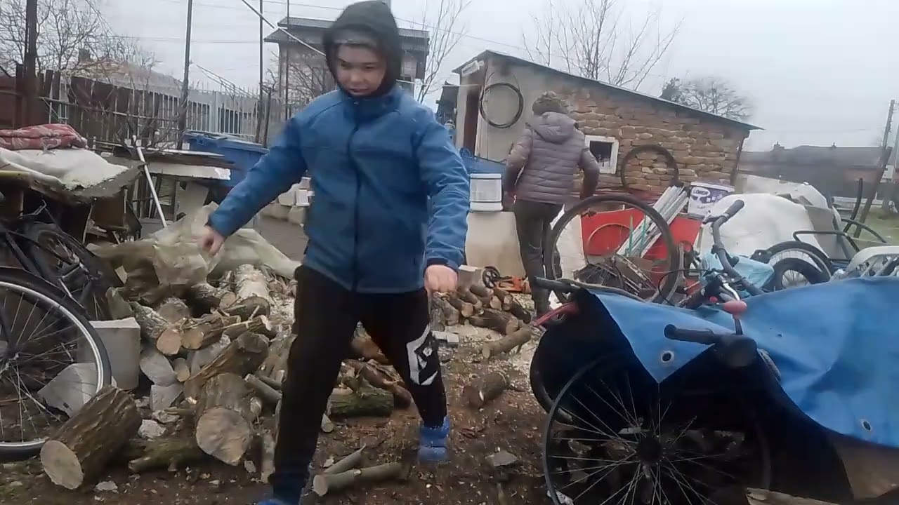 Am tăiat lemne cu drujba ruseasca 