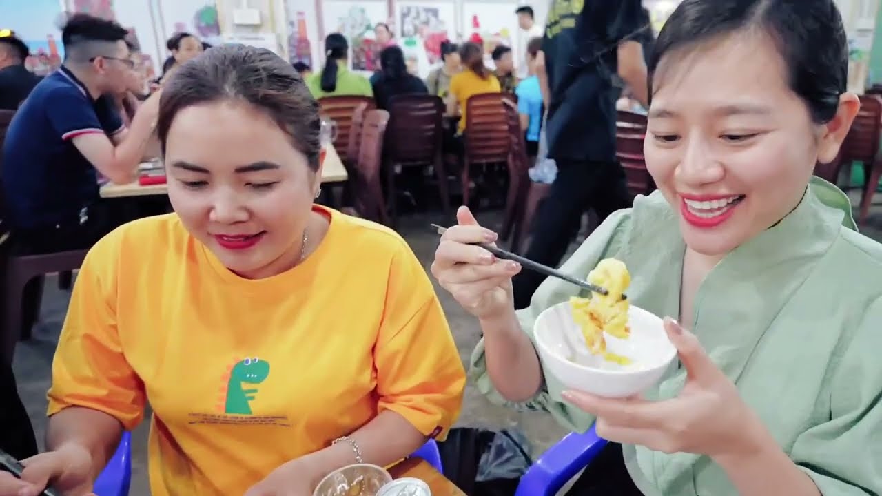 MỜI TEAM XUYÊN VIỆT ĐẾN ĂN QUÁN HẢI SẢN NGON NHẤT CÔN ĐẢO | TUYÊN XINH GÁI