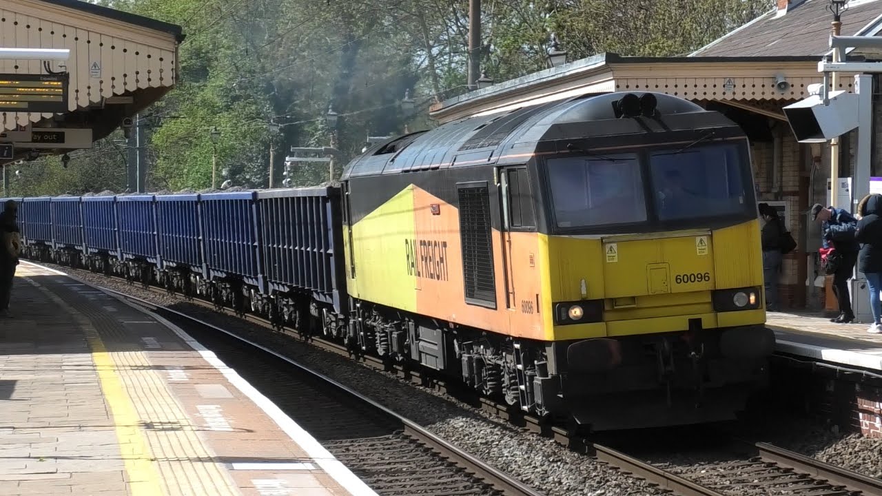 Fantastic Busy Few Hours At Hanwell West London Freight / passenger Trains 16th April 2025