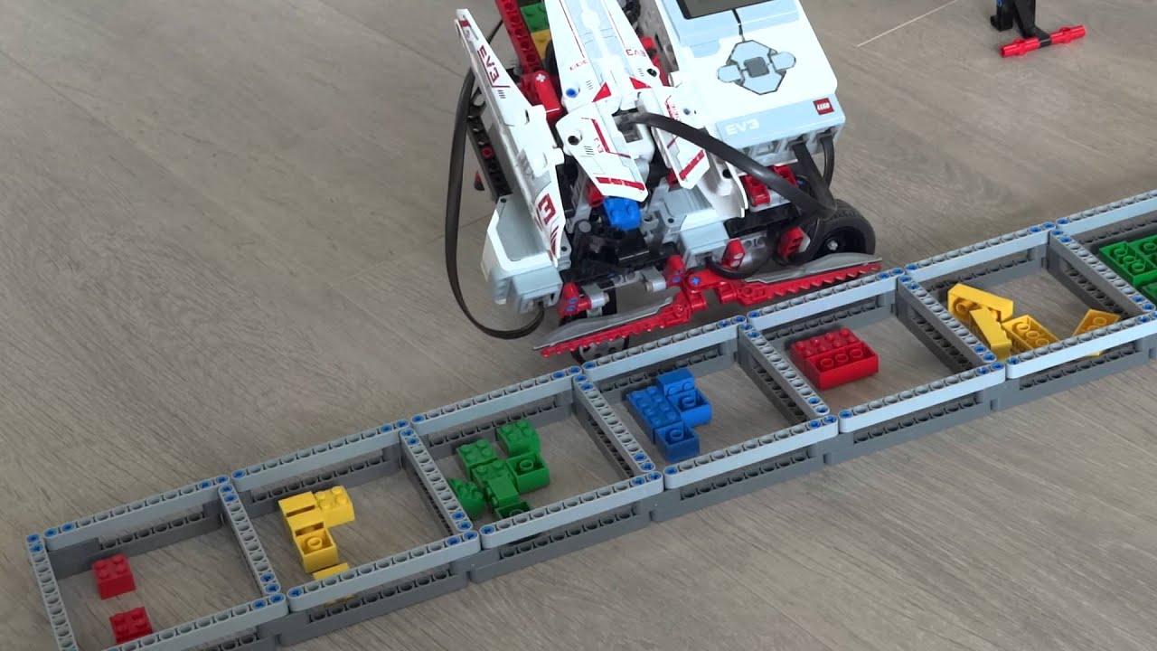 LEGO MINDSTORMS EV3 BRICK SORT3R: Sort LEGO bricks by color and size