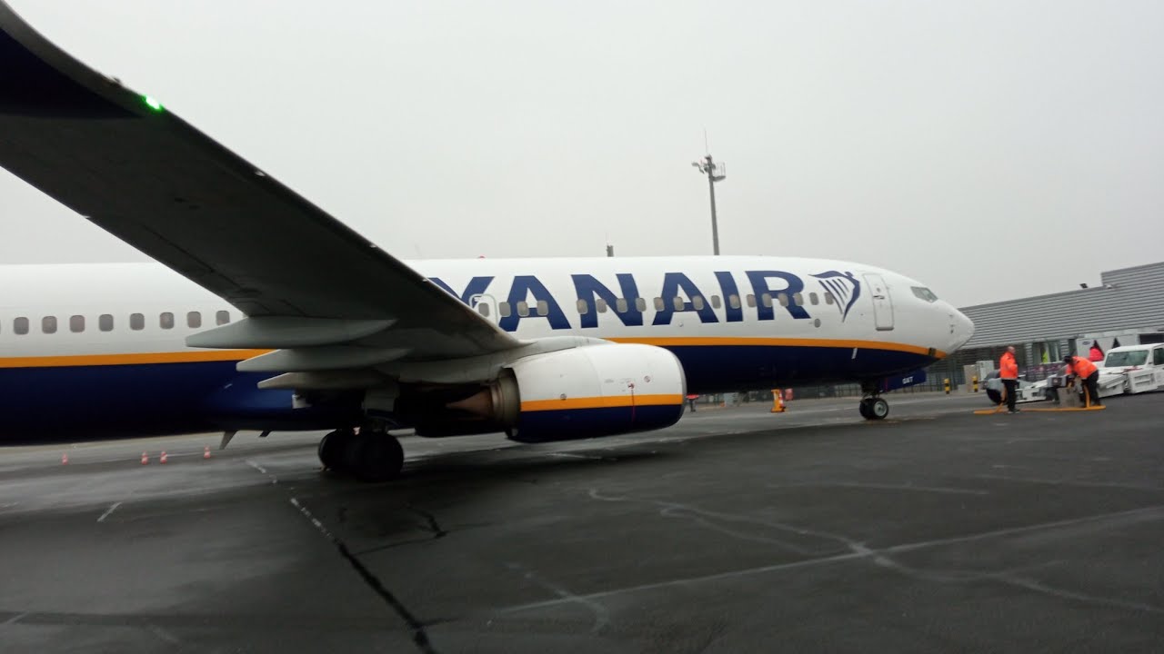 TRIP REPORT | Ryanair (CABINA ANTIGUA) | Beauvais - Barcelona | Boeing 737-800
