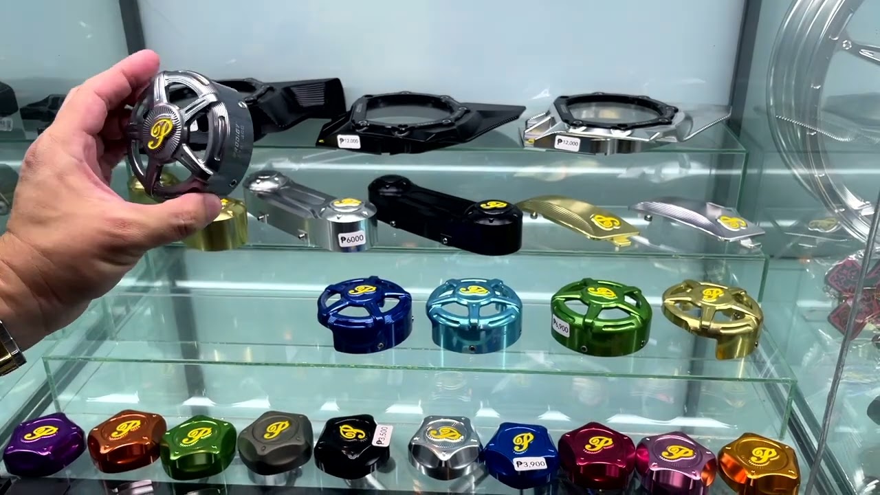 The Modern Vespa Show: PYR Moto Garage