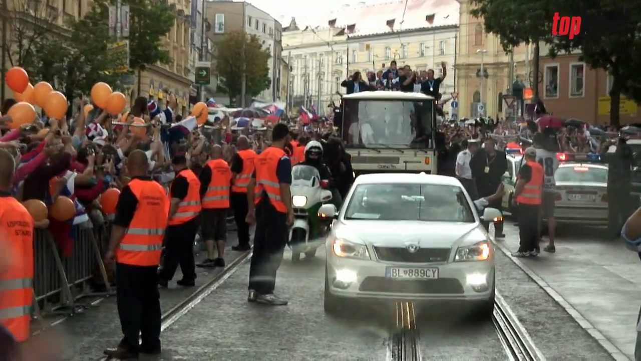 Návrat našich strieborných hokejistov 2012 l Nám. SNP - Bratislava