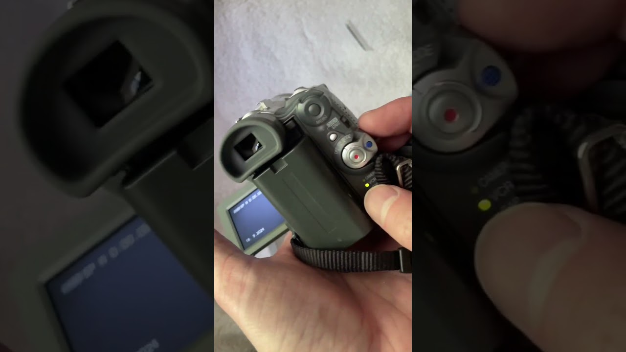 MiniDV-кассета и SD-карта в старую камеру