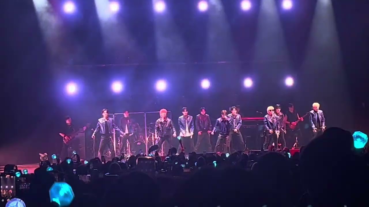 250410 TREASURE - ‘ INTRO + JIKJIN ‘ - SPECIAL MOMENT - PARAMOUNT THEATRE