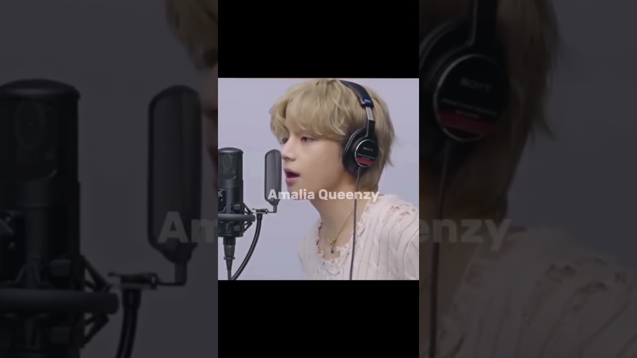 BTS V  Singing Hindi  Song✨🦋#btsv #bts #shortsfeed  #kimtaehyung #ytshorts