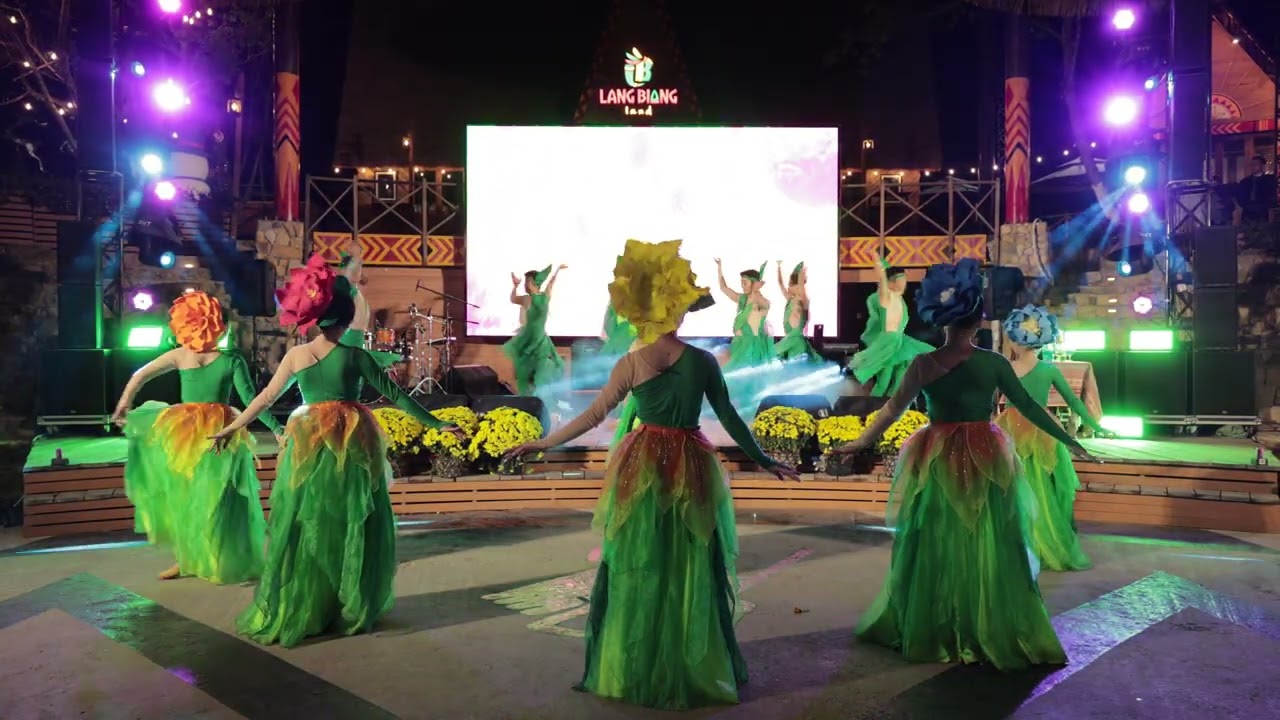 Thu Hà ca sĩ tại Đà Lạt