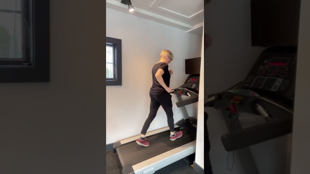 Spirit Fitness CT850 Commercial Treadmill