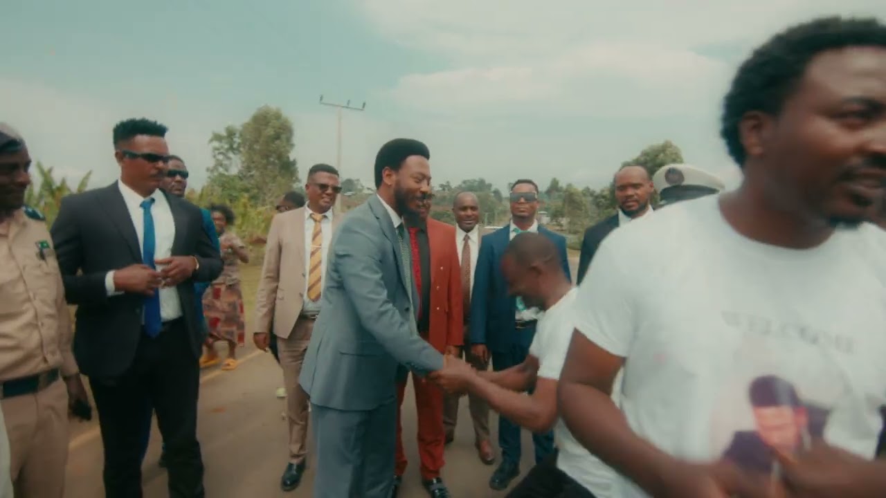 ወደ ሚዛን አማን ከተማ በሚደረገው ጉዞ ዋቻ ላይ ወጣቶች መንገድ ላይ ያሳዩት ልዩ ፍቅር