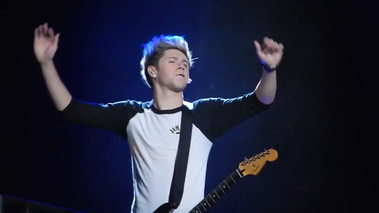 One Direction - Rock Me - 17/10/2013 Melbourne