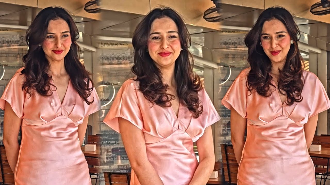 Sadia Khateeb Looks Stunning 🌸💫 Spotted At Bandra