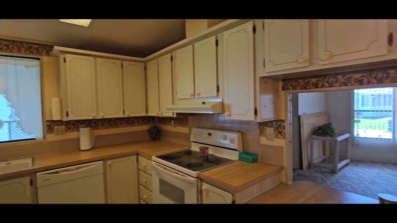 29,000 55+ SALE FURNISHED NEW ROOF, NEW AC, NEW VAPOR BARRI lot rent 925 Zephyrhills FL 813-230-1200