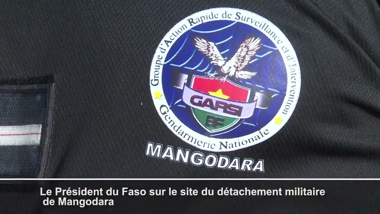 Le président DAMIBA sur le site du détachement militaire à Mangodara dans la région des Cascades