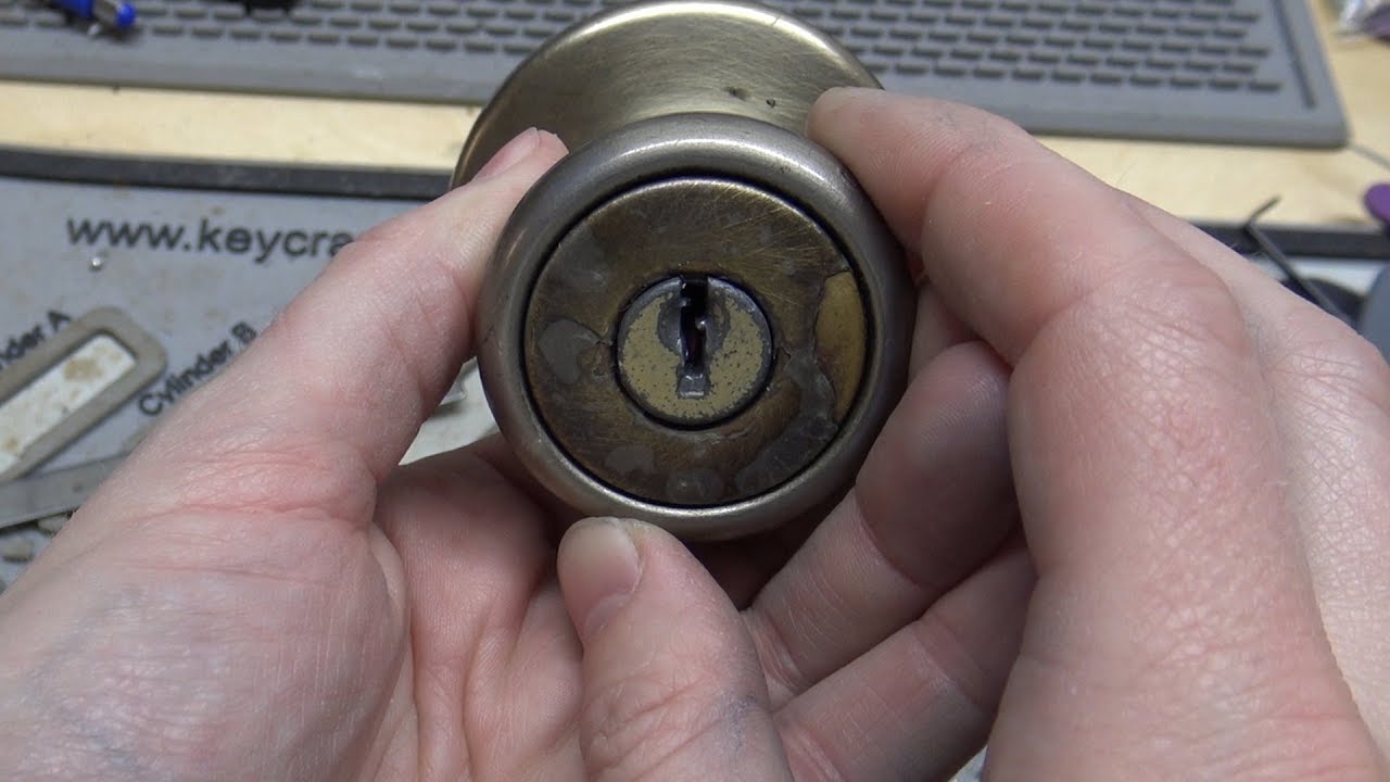 (377) Как снять и перевернуть цилиндр с дверной ручки Kwikset