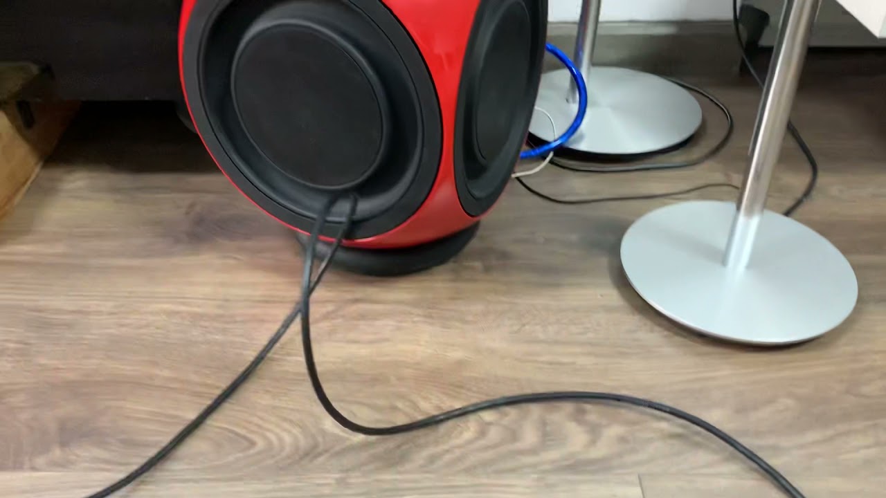 Beolab 2 - connection cable Beolab 2 turn on external power