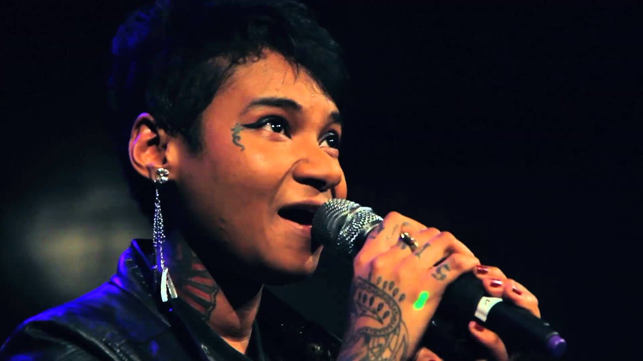 Jean Grae sings 