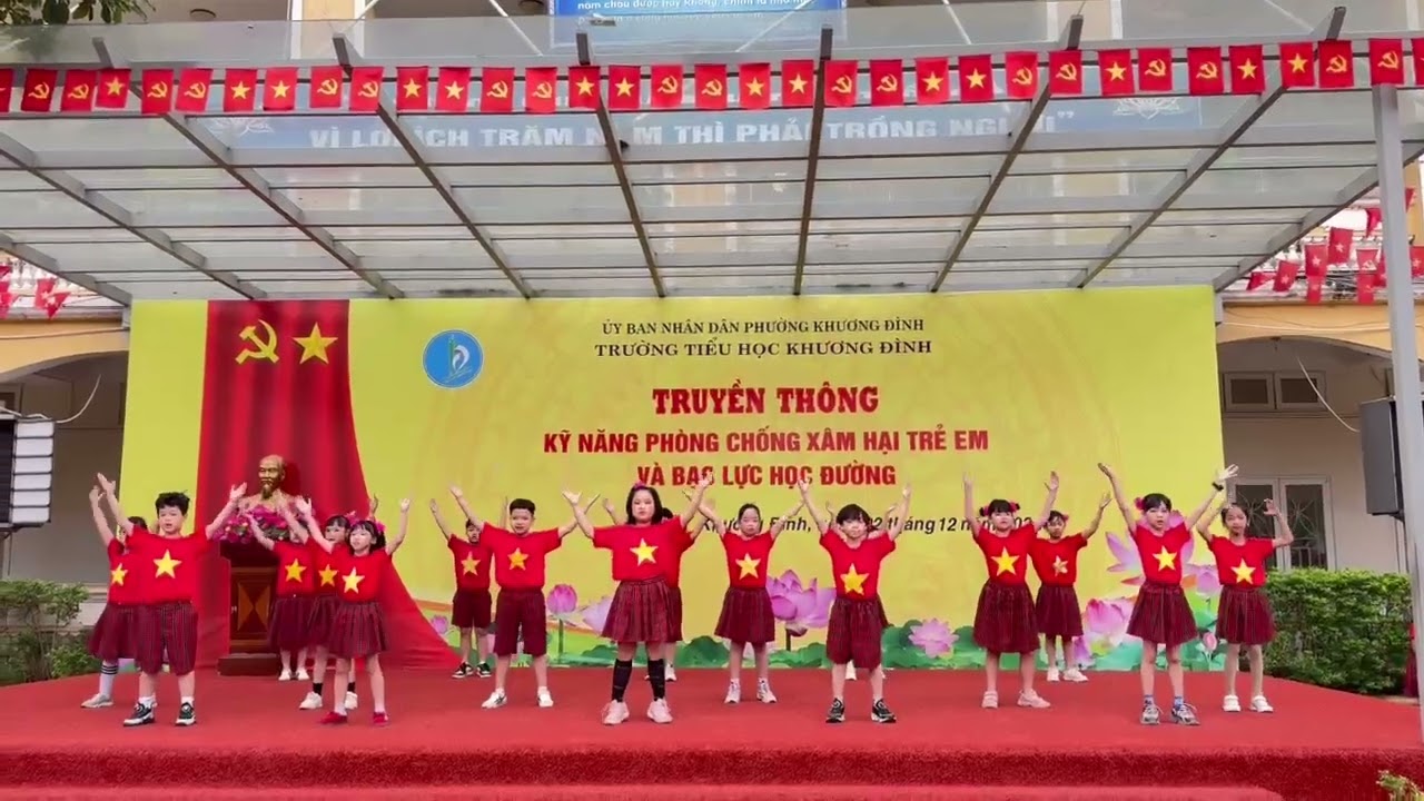 Những Trái Tim Việt Nam - Lớp Ngọc Diệp 3a2 TH Khương Đình