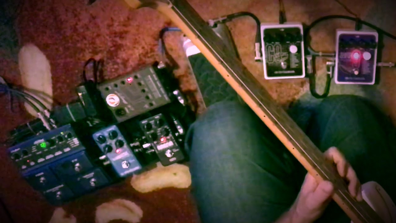 My Bass synth Pedal Rig - Electro-Harmonix C9 & Synth9