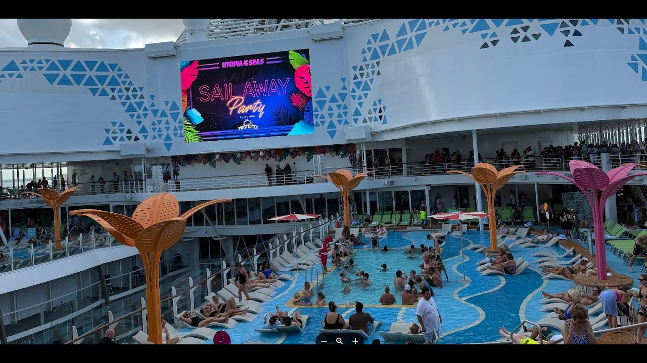 Utopia of the Seas is the second largest, after Icon of the Seas cruise ship. Touring the ship.Part2