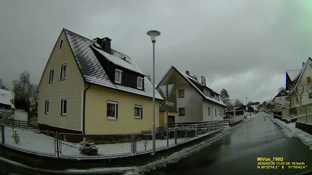 D: Langenbach. Gemeinde Geroldsgrün. Landkreis Hof. Fahrt durch den Ort. Februar 2020