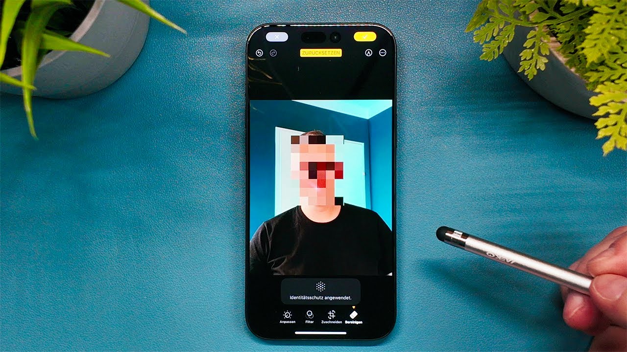 Gesichter in Fotos am iPhone unkenntlich machen (iOS 18.4+)