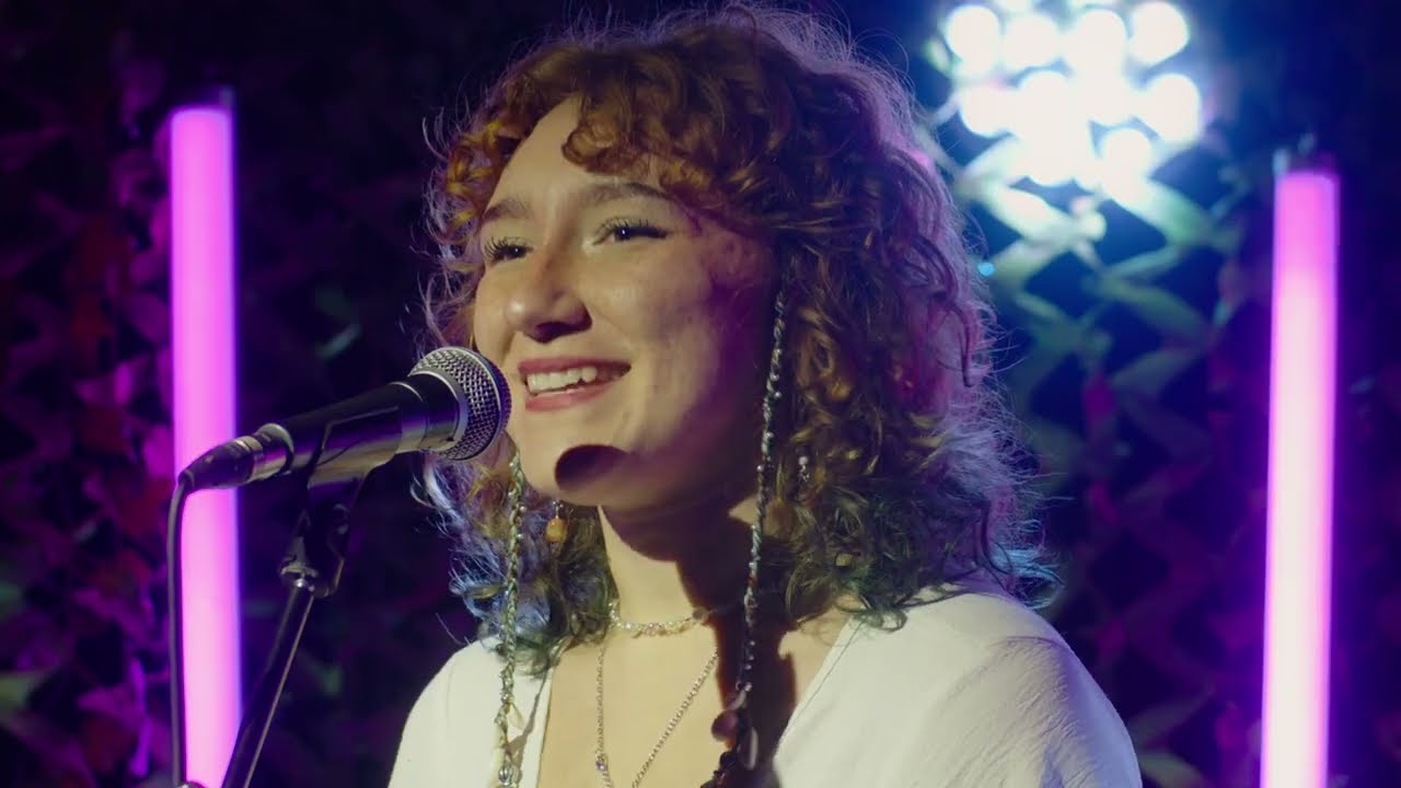 Rainbow Frog Biscuits performs 'Bedsheet Ghost' and 'Hide Behind'