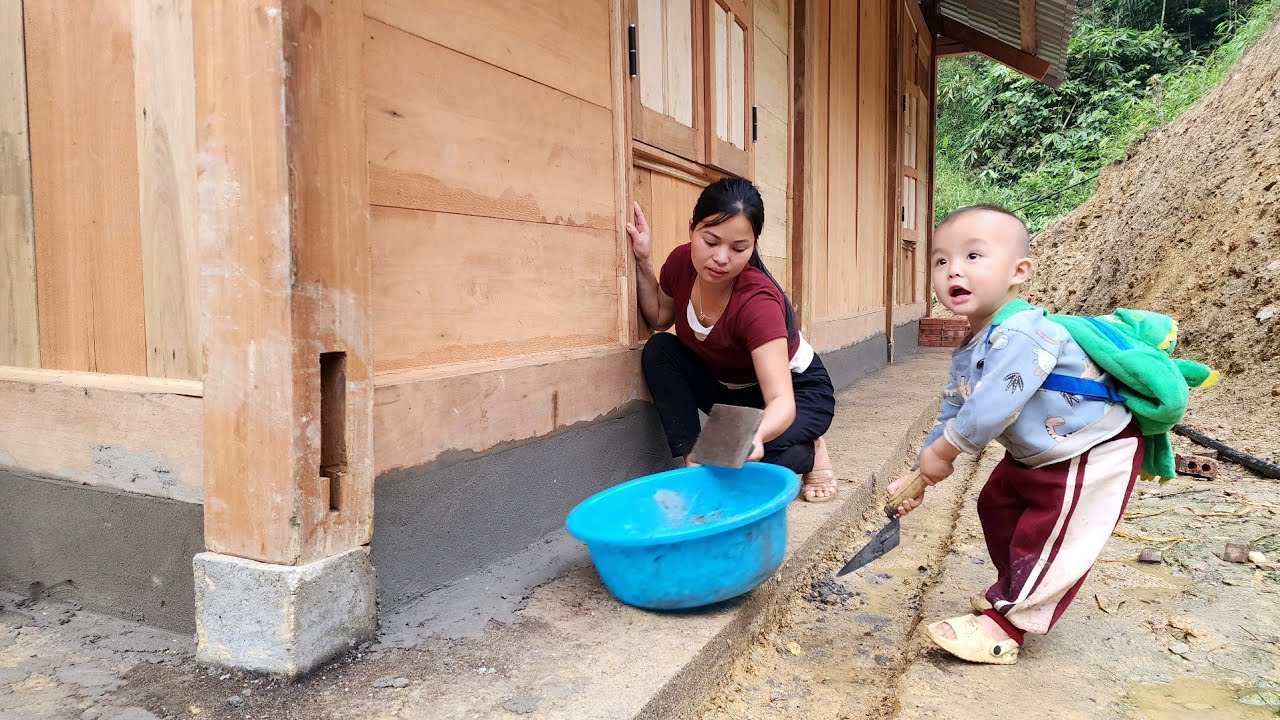 Harvesting ginger for sale and plastering the base of the house walls to prevent water leakage.