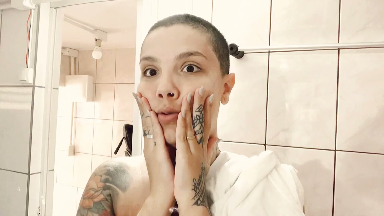 Descoloração global (careca platinada)