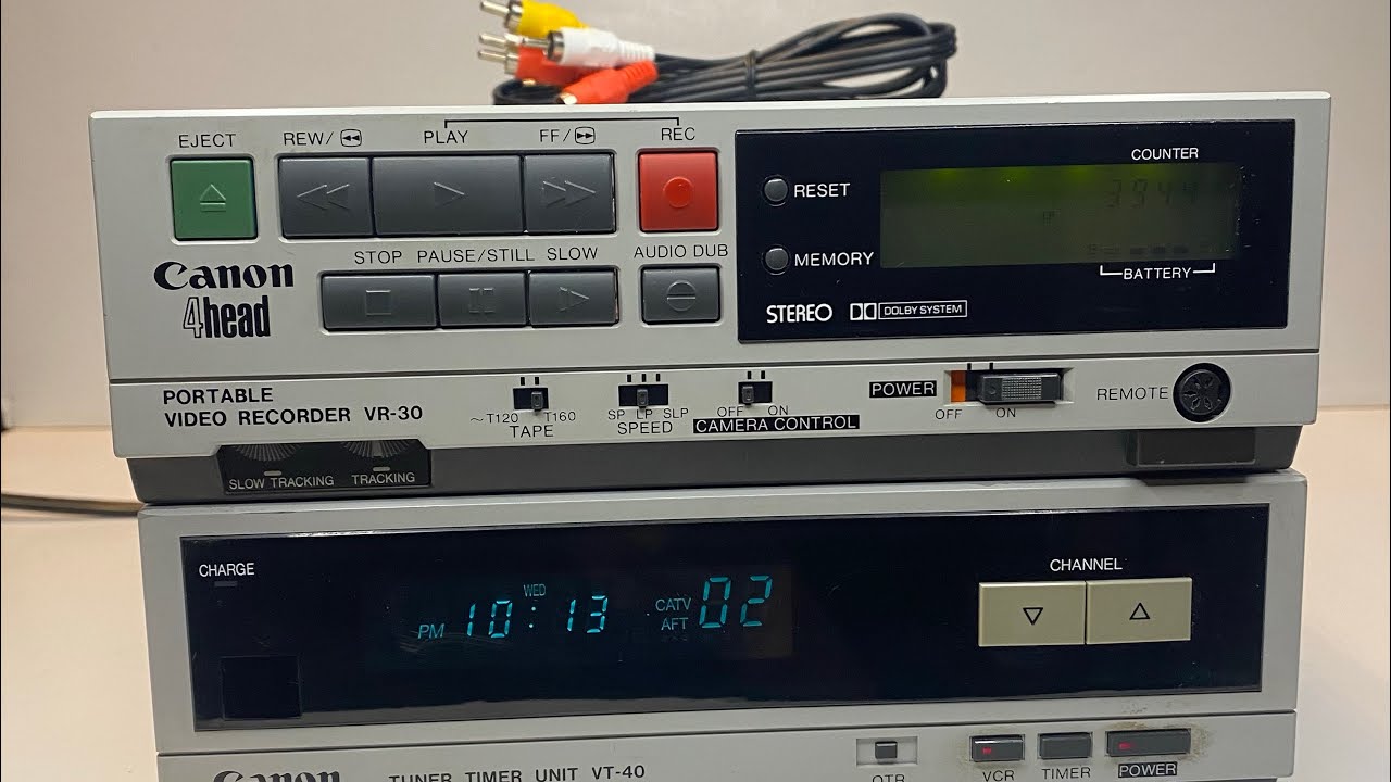 Encontre Esta Video Grabadora VHS CANON Portable En LA Tienda De Segunda