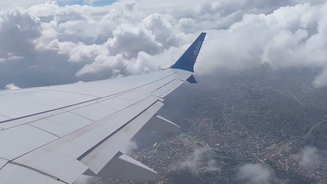 FLYDUBAI. Take Off and go around over Kathmandu and its Airport. B737 Max 8. (Nepal)