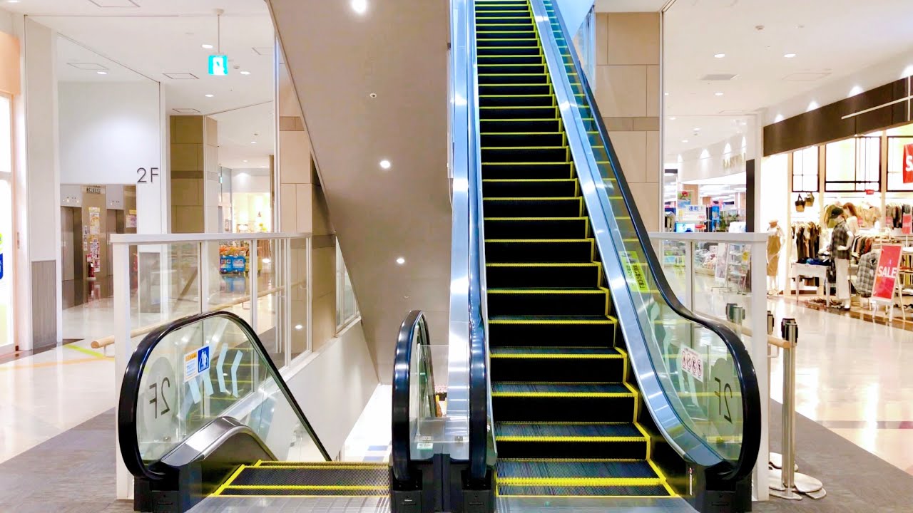 【エスカレーター 日立製】テラスウォーク 一宮 西側 昇り 1→R階  HITACHI Escalator at Terrace Walk Ichinomiya in Japan