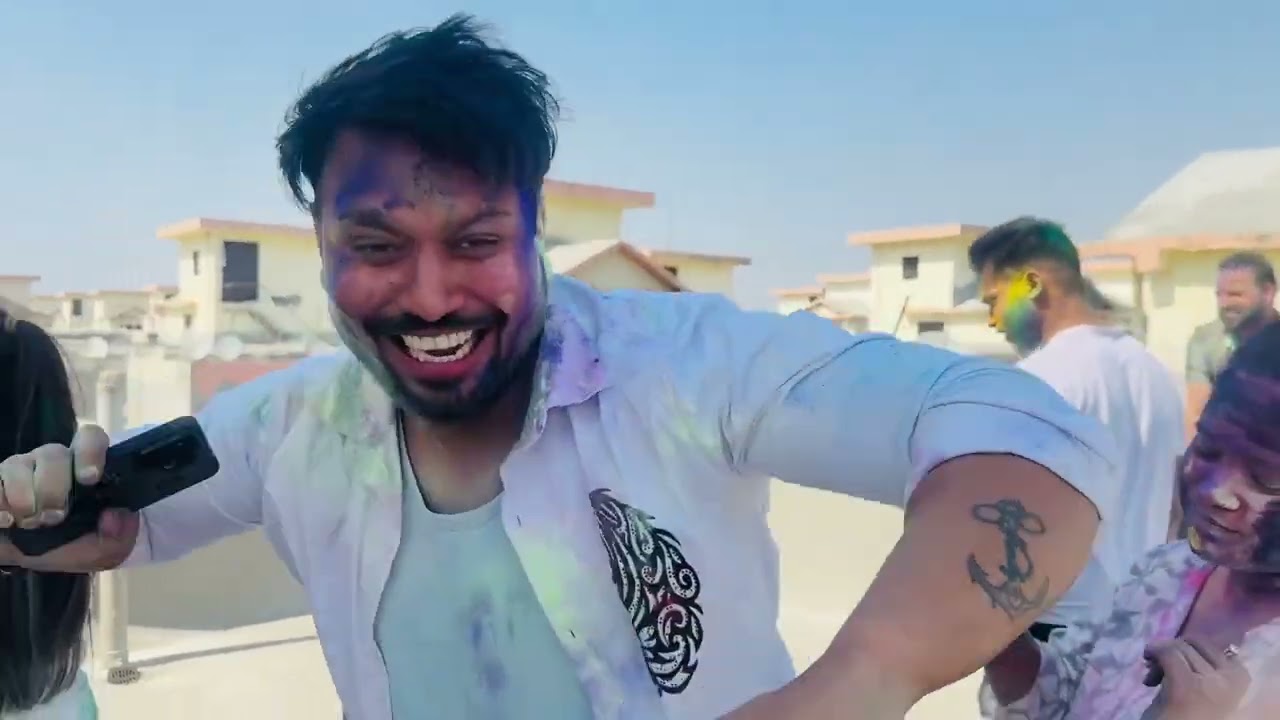 Holi mai kari bhot sari masti 😍