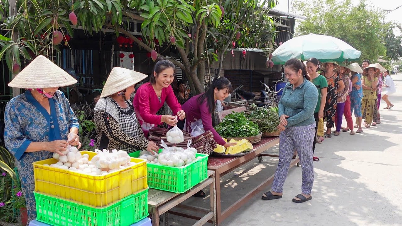 Bà Con Xóm Cồn Vui Mừng khi được Chị Linh Tặng 1000 Trứng Vịt và Mít Chuối Rau Bông Súng | HQ #1520