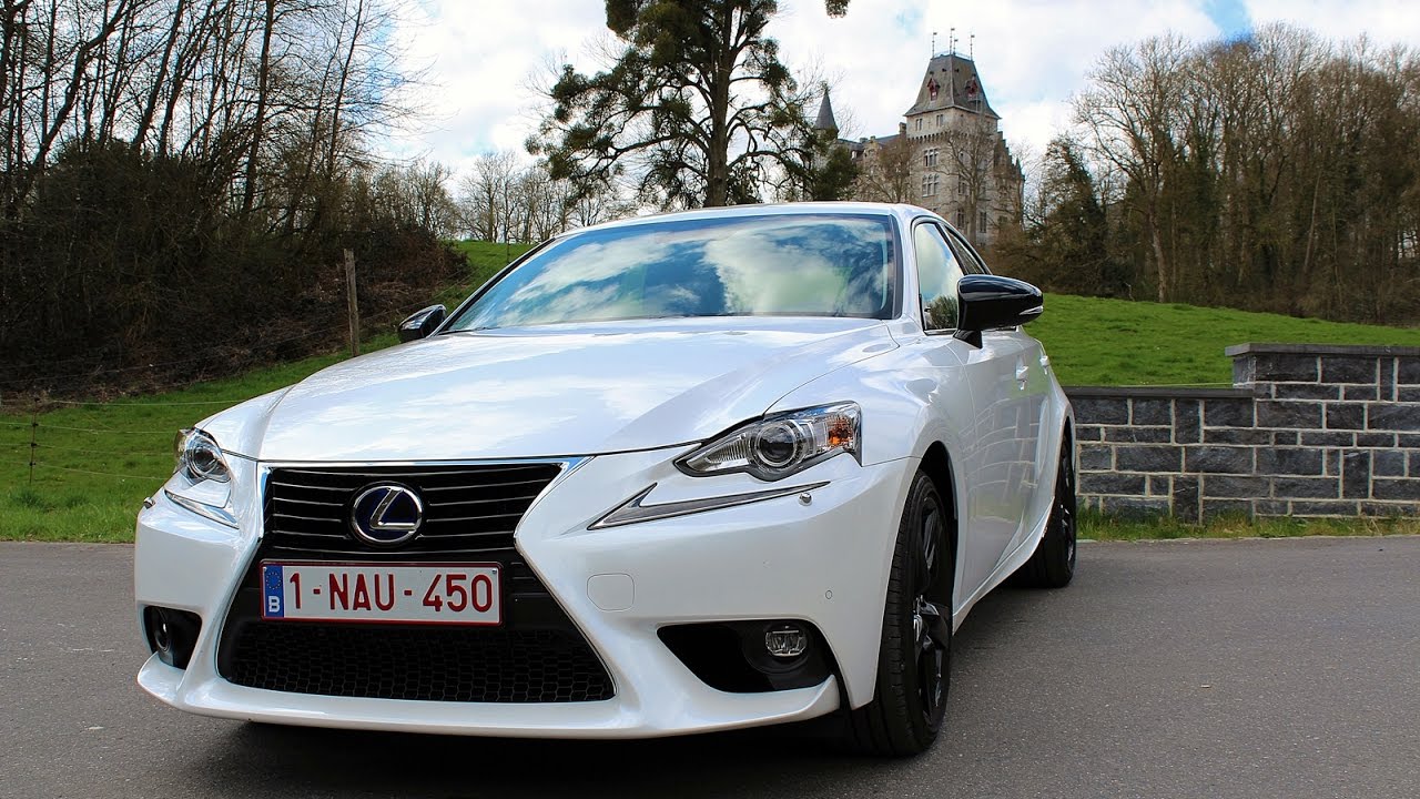 Lexus IS300h [гибрид] 2016 года — Европейский автосалон