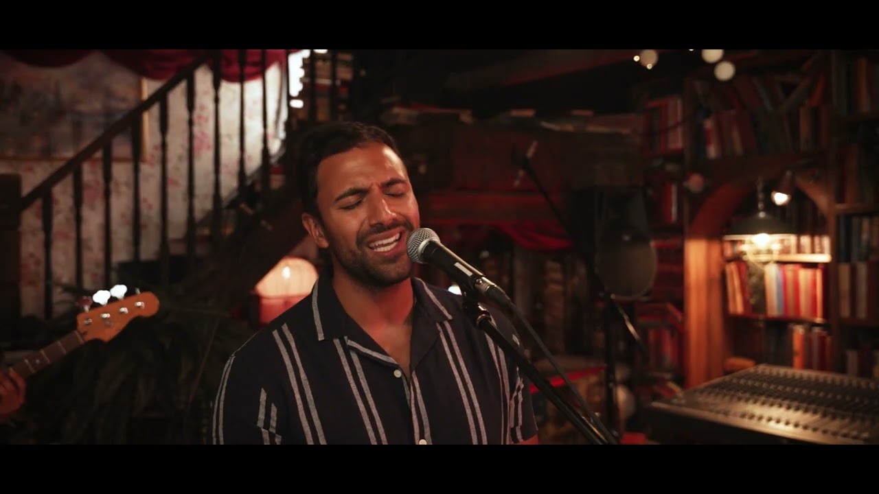 Alright - Stefan Mahendra (Live at Fiction Studios, London)