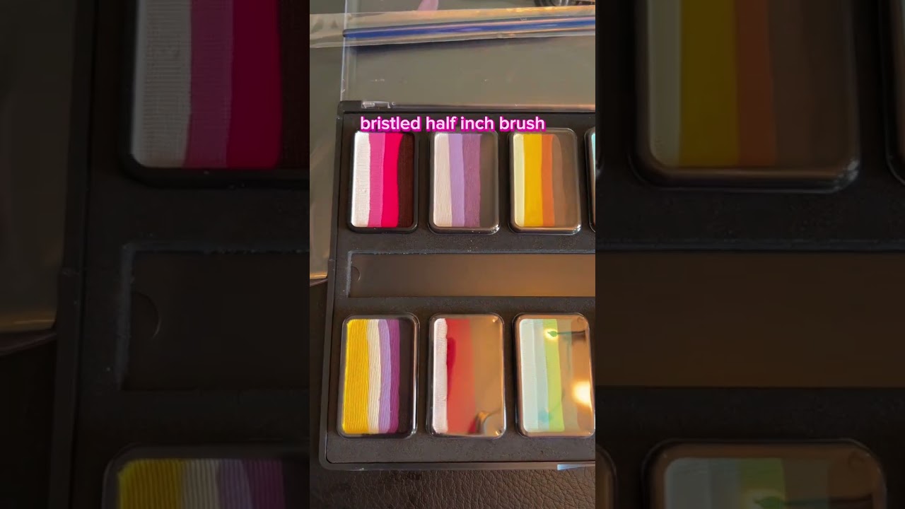 Flower Bouquet Palette video by @iloveyourface_paint  #krazefx #facepaintcom #LinneaXKrazeFX