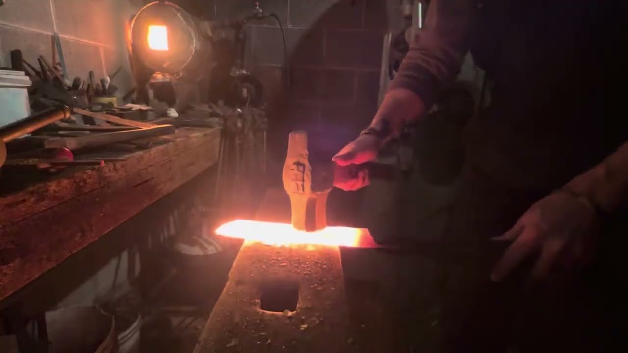 Forging a Japanese chefs knife as a housewarming gift (P.T.1)