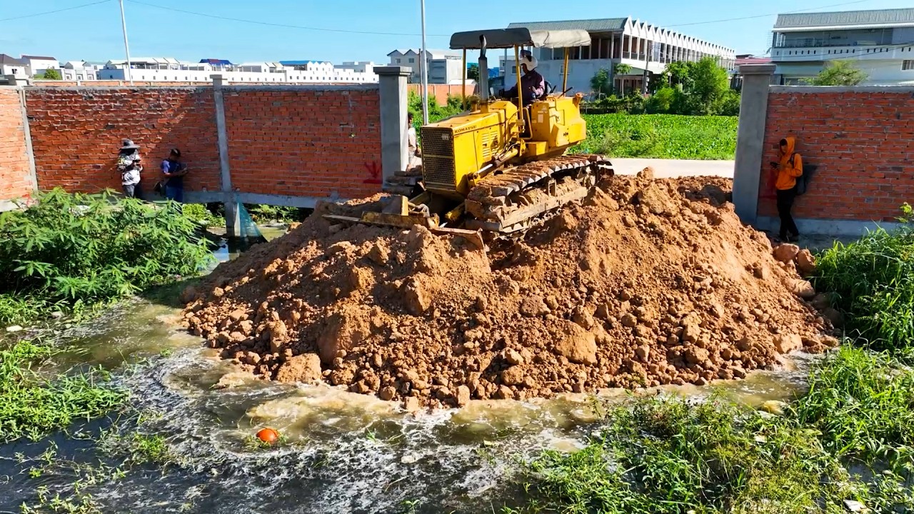 First Start New Project! Landfill Delete Flooded Area Use Skill Dozer D31P Push RockSoil with Truck