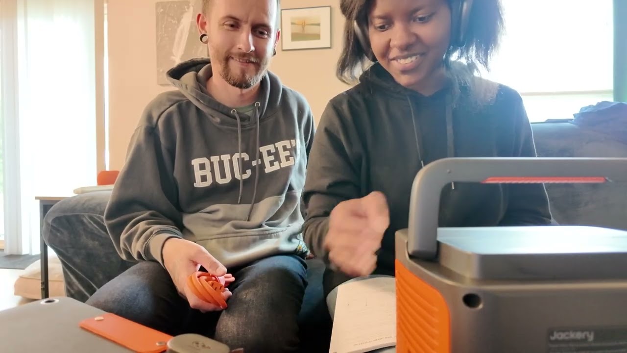 Jackery 240 Explorer with Mini Solar Panel Unboxing