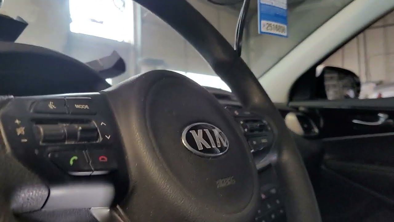 How To Remove 2016-2020 Kia Sorento Steering Column Cover/Shroud.