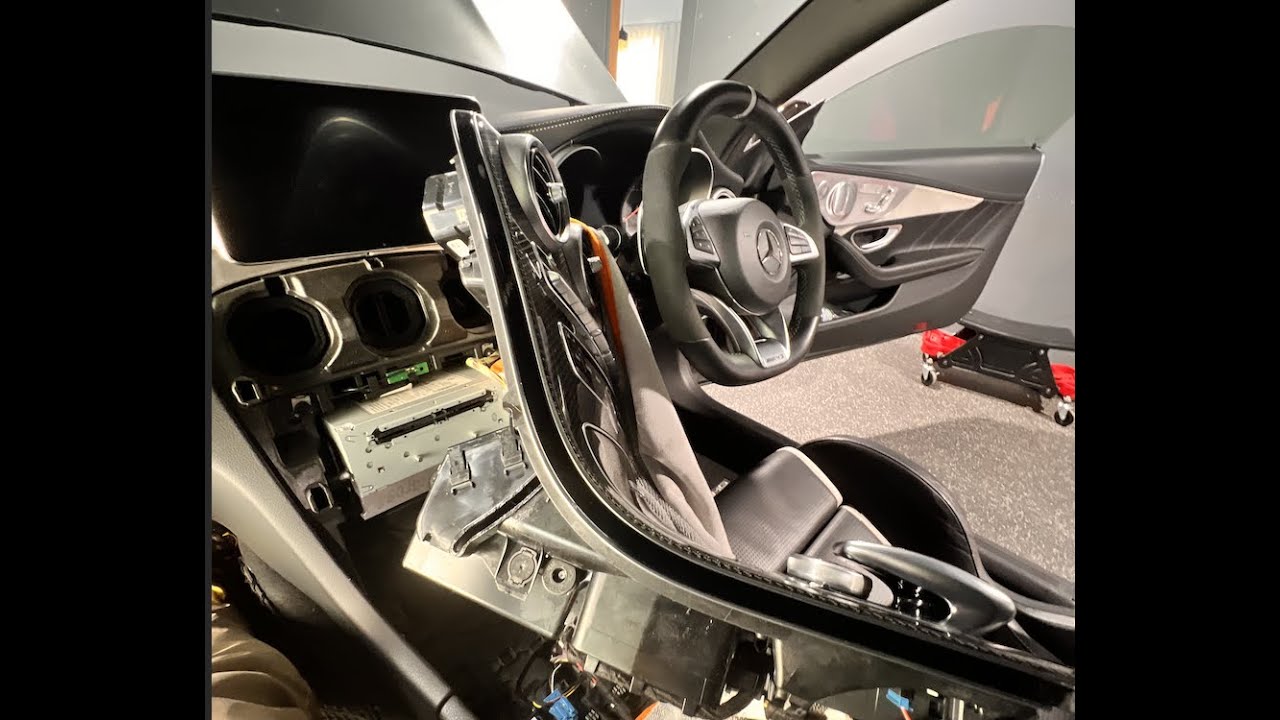 Installing wireless CarPlay retrofit kit/module into AMG C63S Coupe W205 C205 quick tips