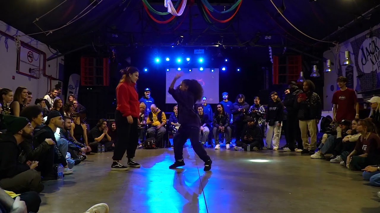 Katerina (Greece) VS Sunshine (France) - Dancehall final Battle 2022